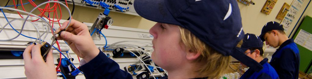 Elektrotechnik, Elektronik & Pneumatik Labor